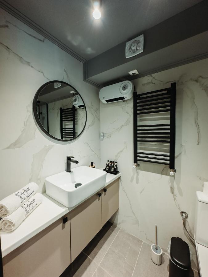 Blackhaus Family And Friends Deluxe Apartment Thessaloniki Exterior photo