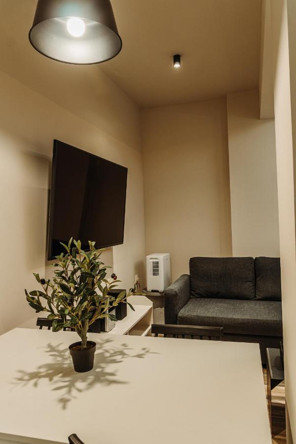 Blackhaus Family And Friends Deluxe Apartment Thessaloniki Exterior photo